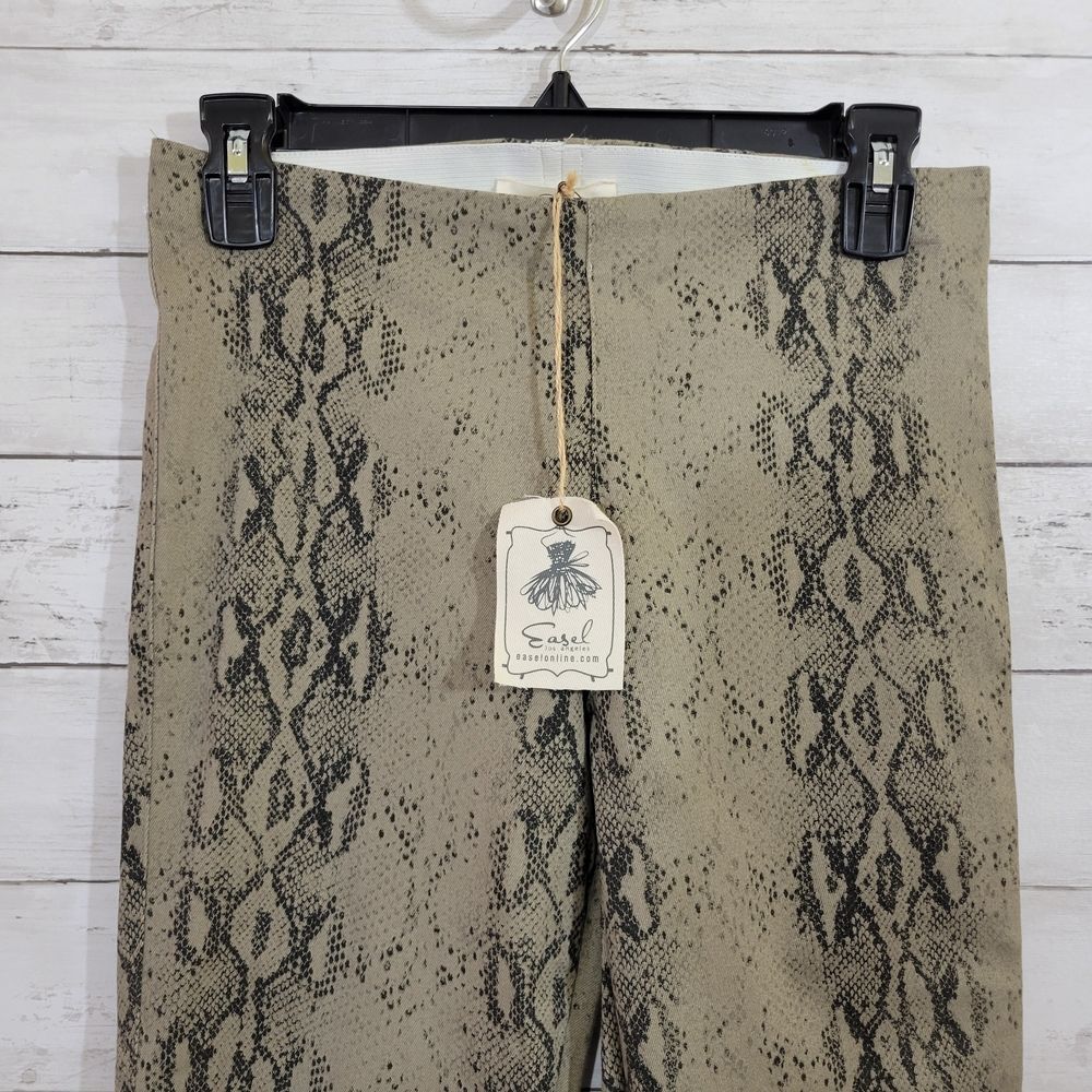 Easel Tan Snake Print Cropped Pull On Pants Size Medium - Picture 4 of 16